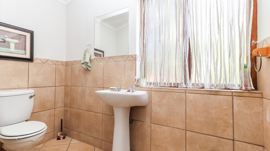 3 Bedroom Property for Sale in The Coves North West